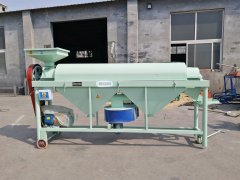 黑龍江哈爾濱李經理訂購的中型水稻打毛機、稻種脫芒機裝車發貨 黑龍江哈爾濱李經理訂購的中型水稻打毛機、稻種脫芒機裝車發貨