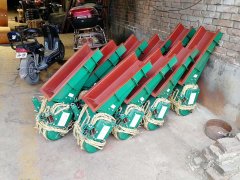 現(xiàn)貨供應(yīng)各種型號(hào)電磁振動(dòng)給料機(jī)、GZ電磁給料機(jī)、礦用電磁振動(dòng)給 現(xiàn)貨供應(yīng)各種型號(hào)電磁振動(dòng)給料機(jī)、GZ電磁給料機(jī)、礦用電磁振動(dòng)給